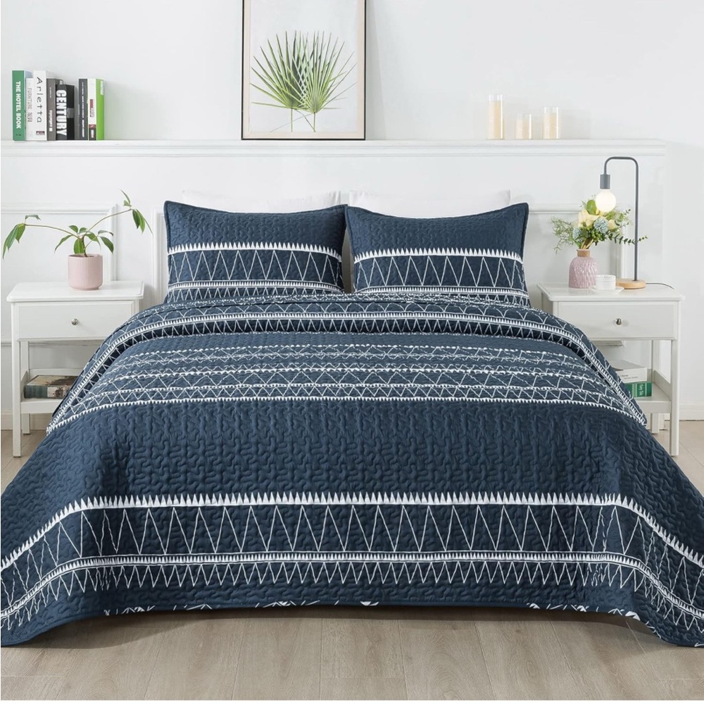 Bohemian SummerLightweight Reversible Microfiber NavyBlueQuiltSet CaliforniaKing
